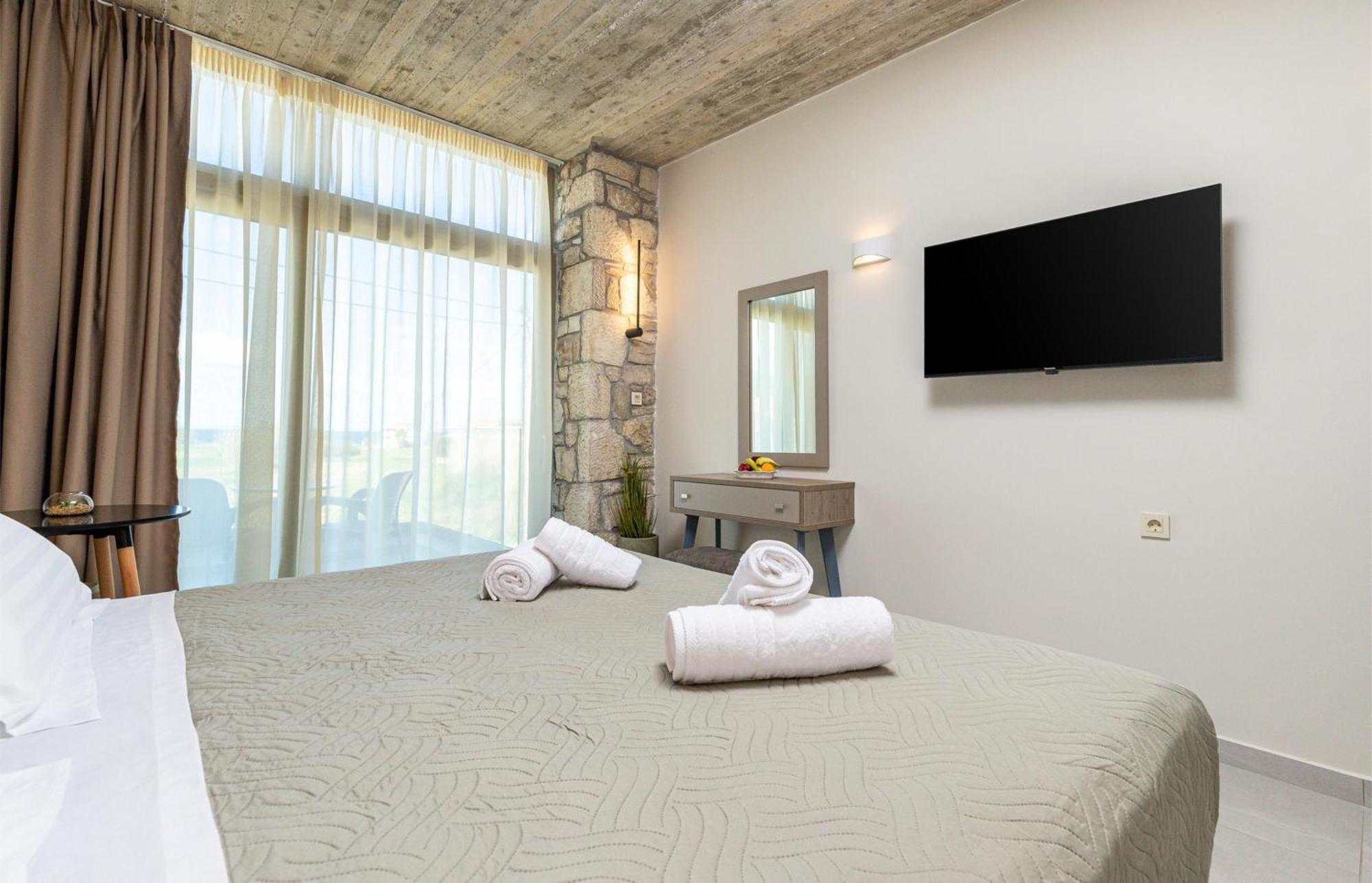 Achatis Apartments With Sea View Kolymbari Exterior foto