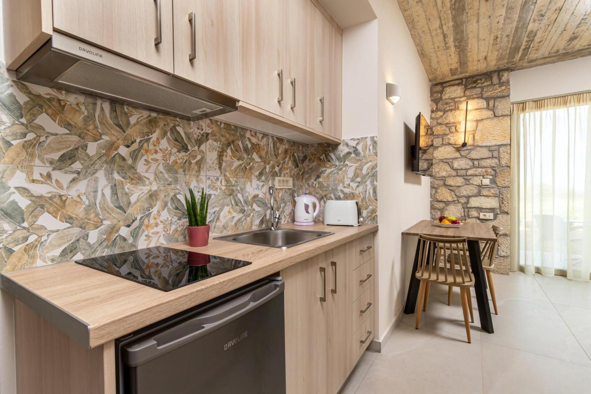 Achatis Apartments With Sea View Kolymbari Exterior foto