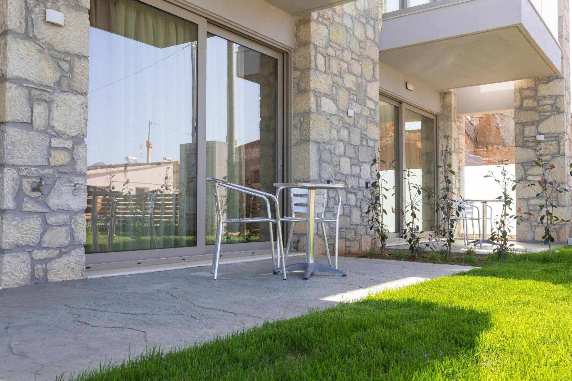 Achatis Apartments With Sea View Kolymbari Exterior foto