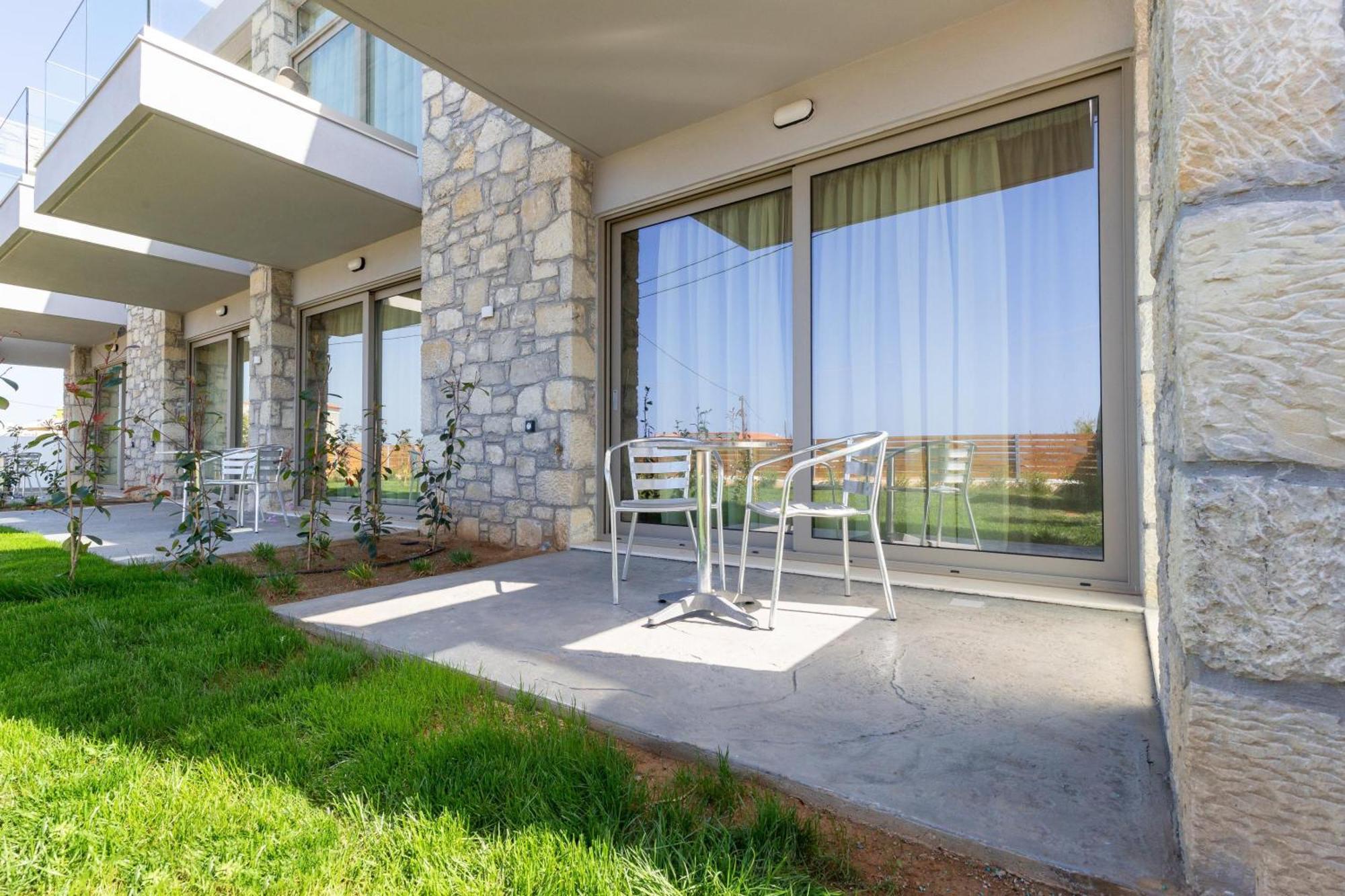 Achatis Apartments With Sea View Kolymbari Exterior foto
