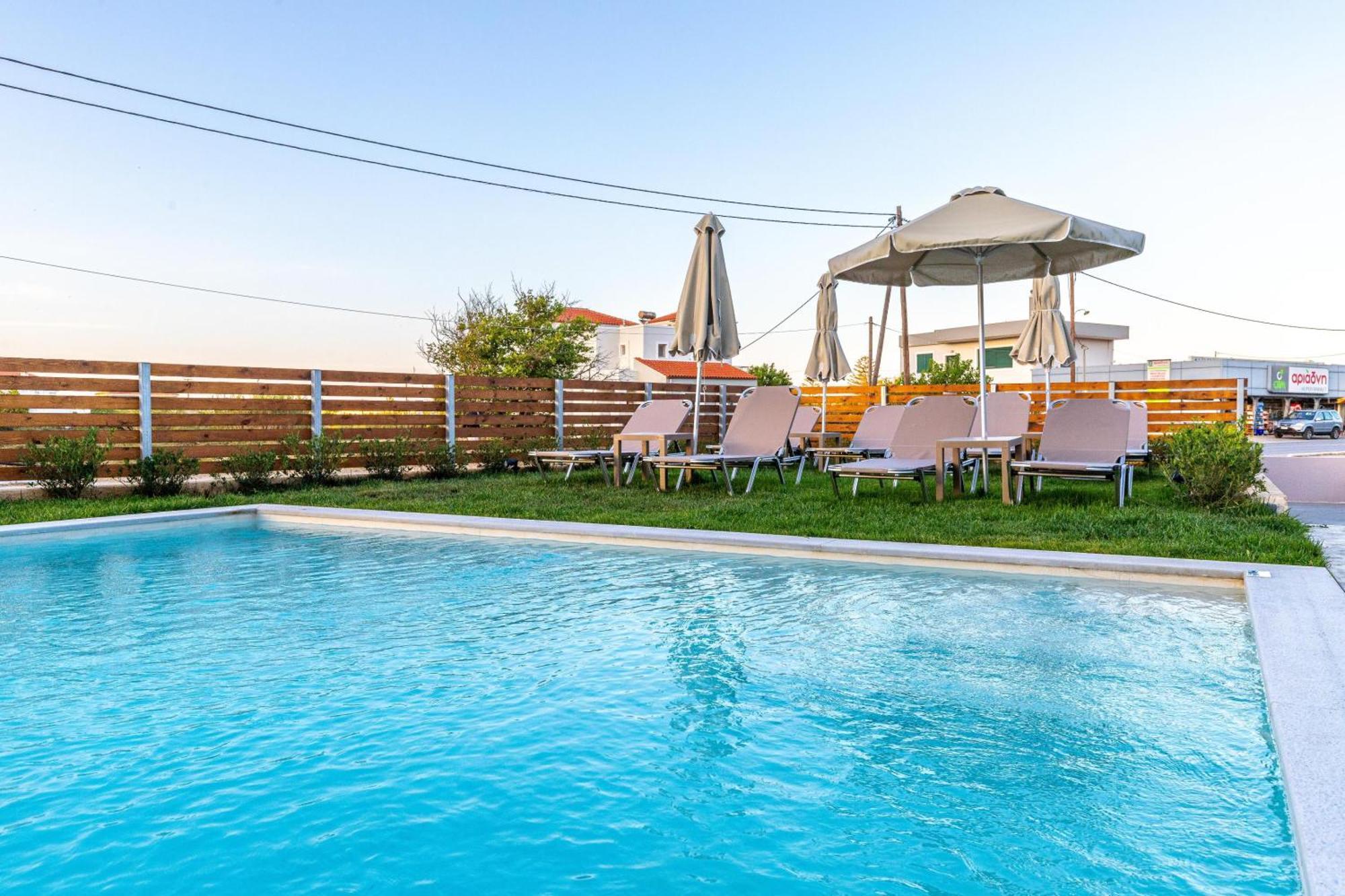 Achatis Apartments With Sea View Kolymbari Exterior foto