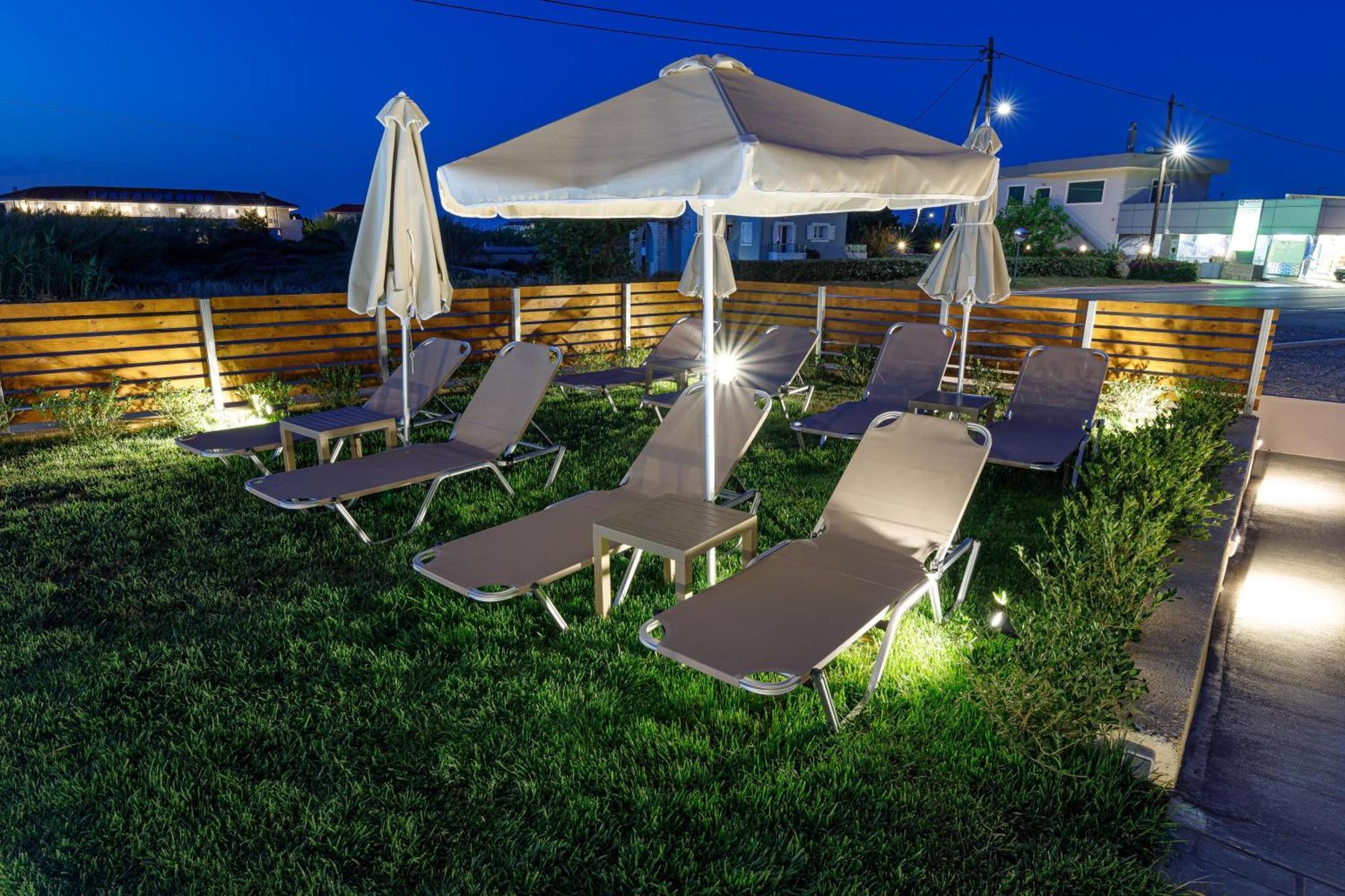 Achatis Apartments With Sea View Kolymbari Exterior foto